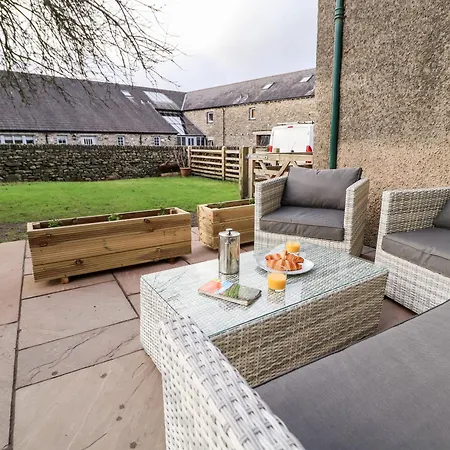 Natland Hall * كندال