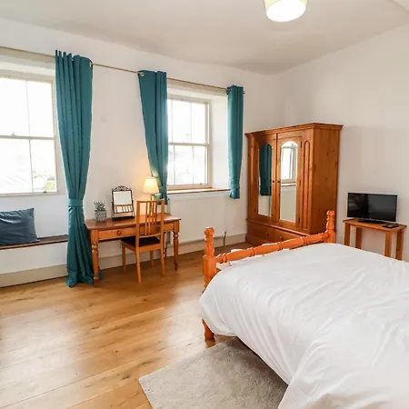 Natland Hall * 켄달