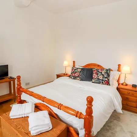 Natland Hall * Κένταλ