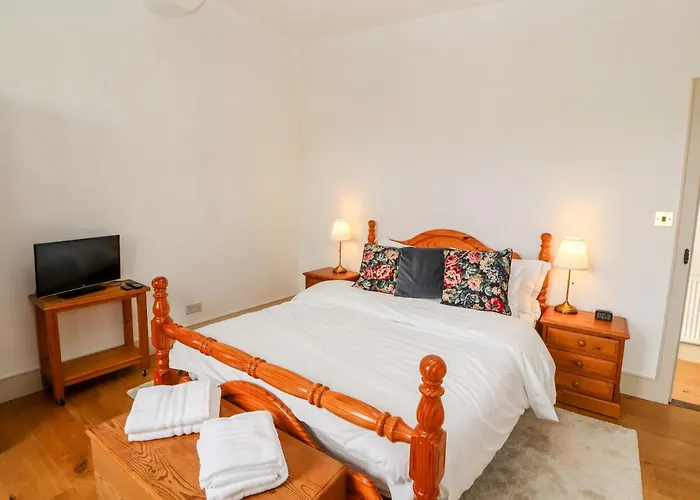 Natland Hall * Κένταλ